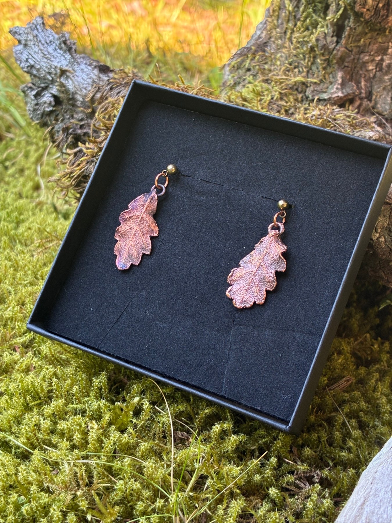 Boucles d'oreilles en cuivre en forme de feuilles de chêne véritables, faites main dans les Pyrénées